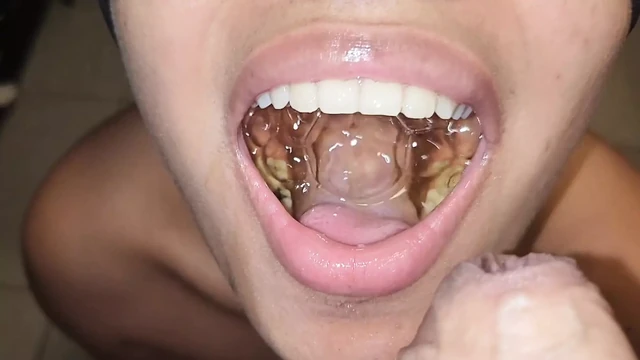 Filling the slut's belly with lots of yellow piss