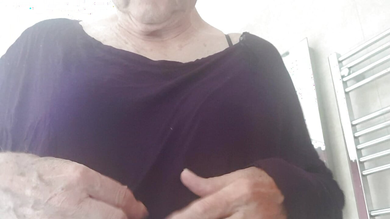 בוקר בשירותים