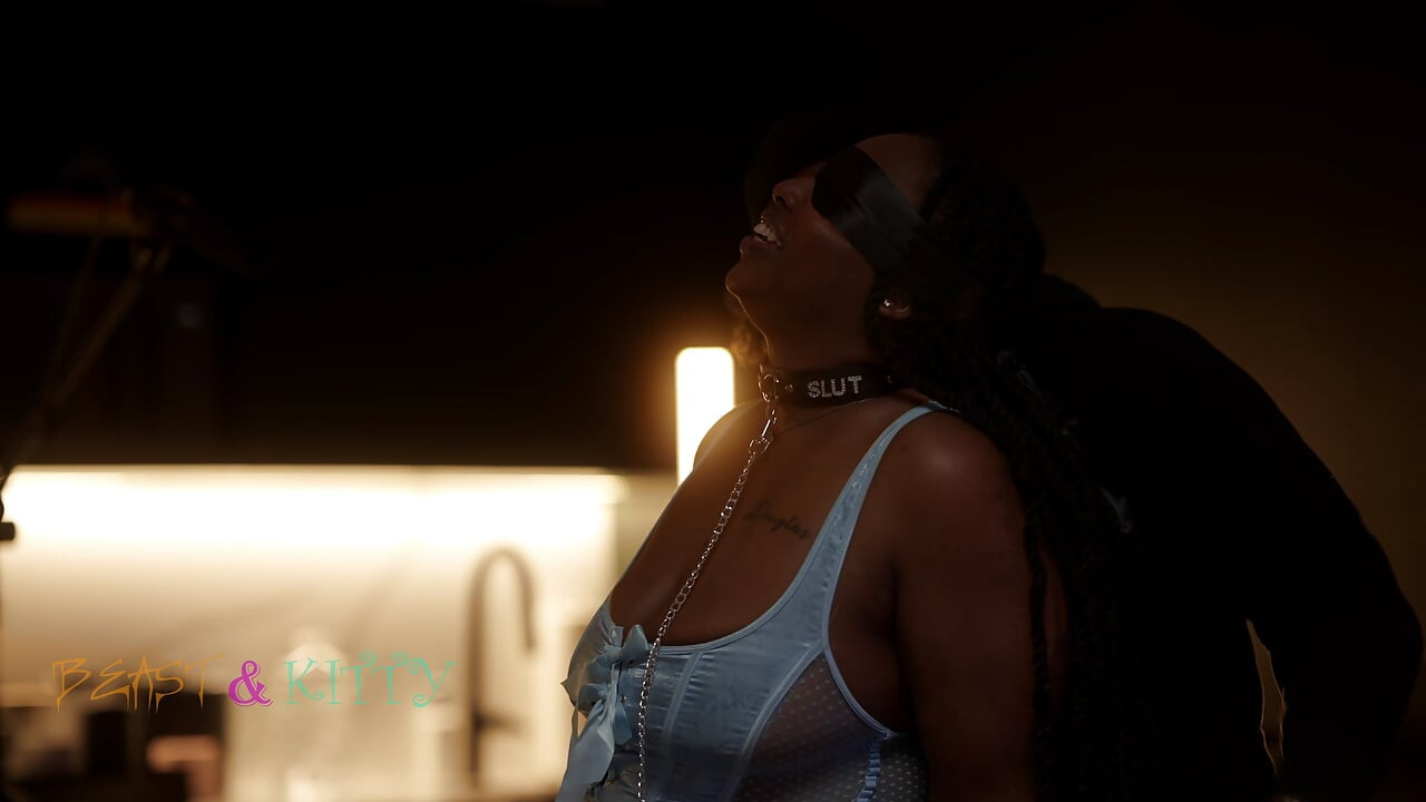 Zenci sürtük Kittylove'un gözleri bağlı, bağlı ve tekrar tekrar sikiliyor