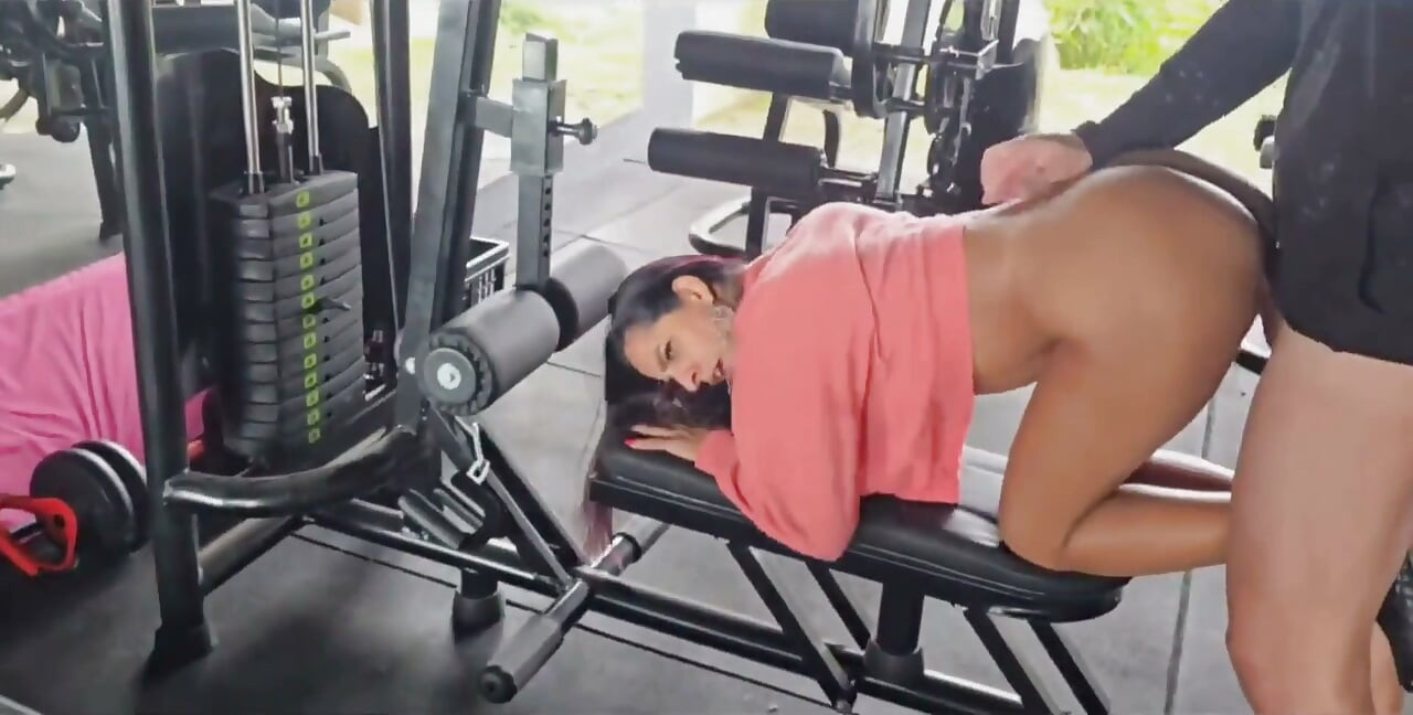 I Fucked the Hot Brunette at the Gym and Even Came Inside Her!