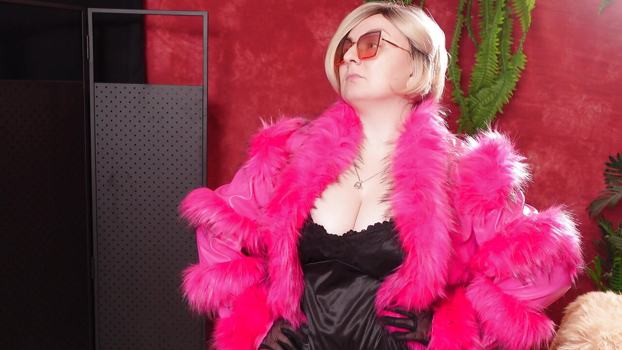 Hot Fur Coat Collection - Part 3. Fetish MILF Arya Grander