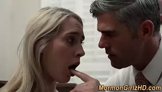 Un tabou adolescent mormon se caresse