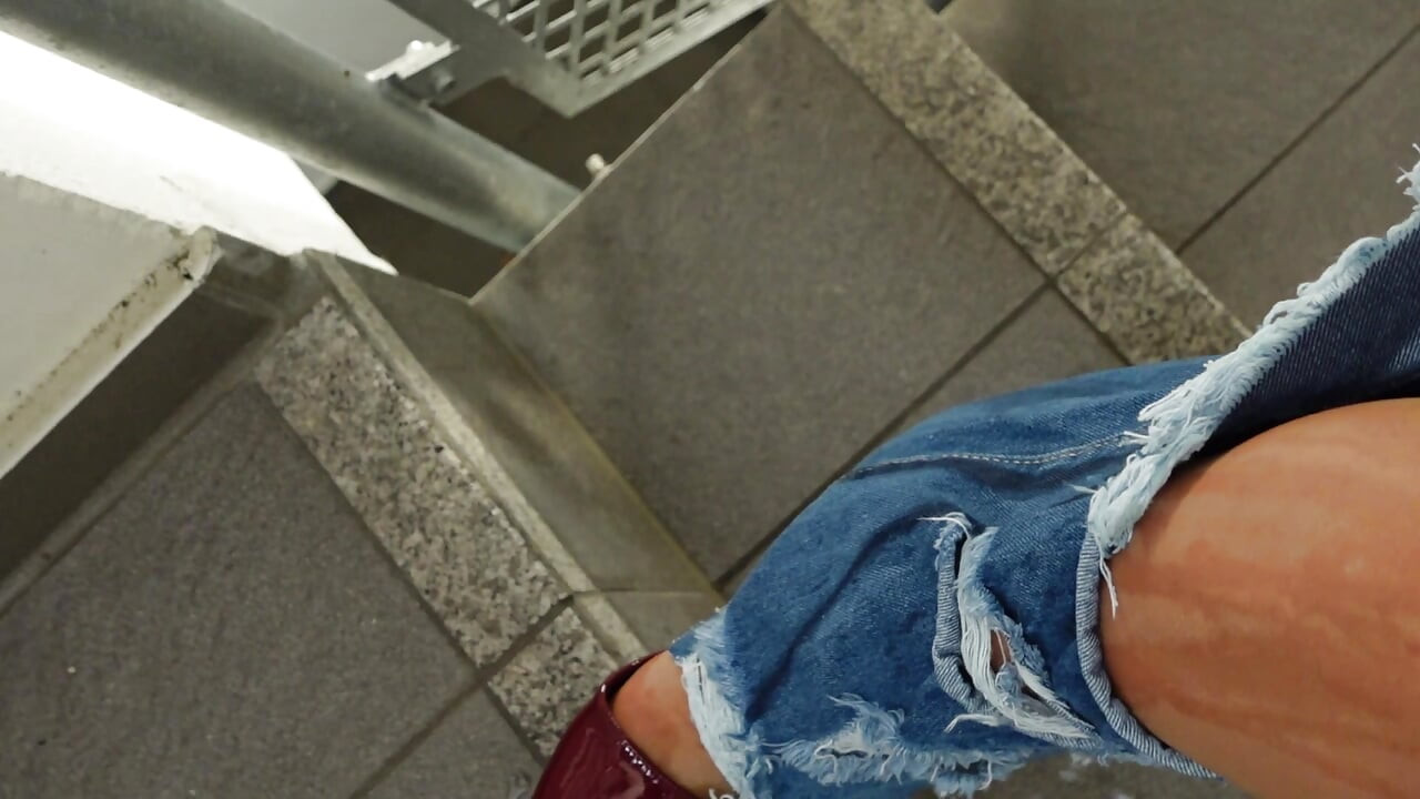In my sexy ripped jeans I so hard