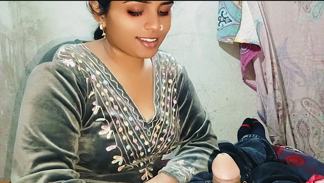 我操了我旁遮普哥的紧致菊花，并用印地语的声音吮吸我的大鸡巴