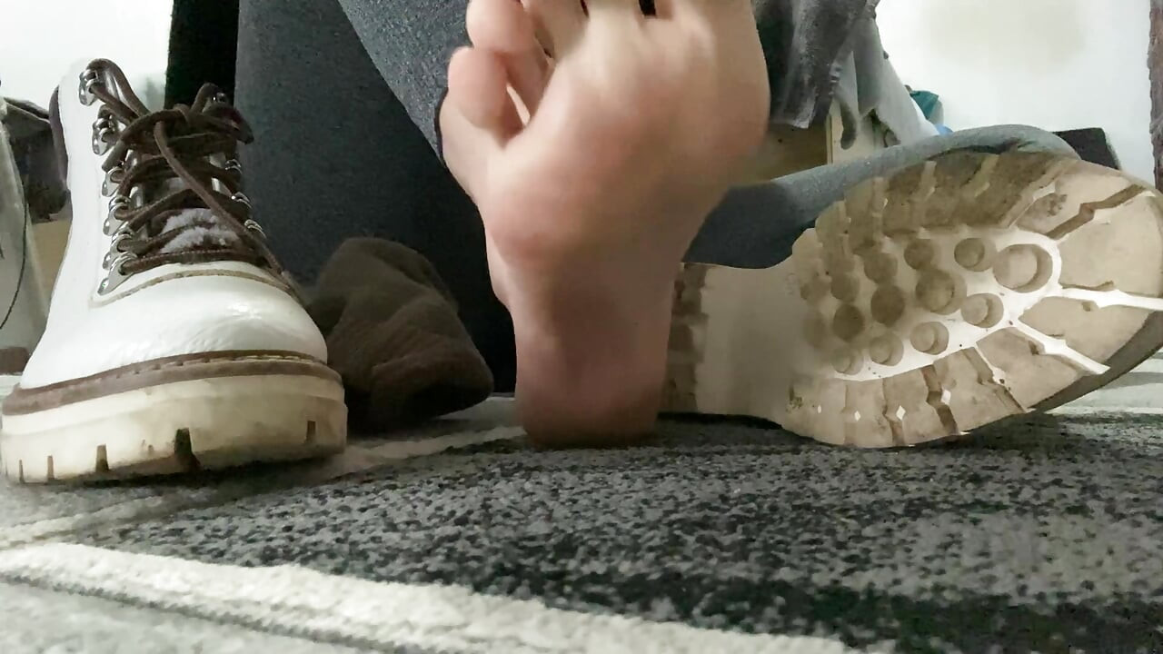 Büdös lábak és lábujjak BOOTS-ban járás után