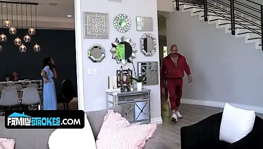 Üvey kız basketbol antrenmanı sırasında koç üvey babasını baştan çıkarıyor