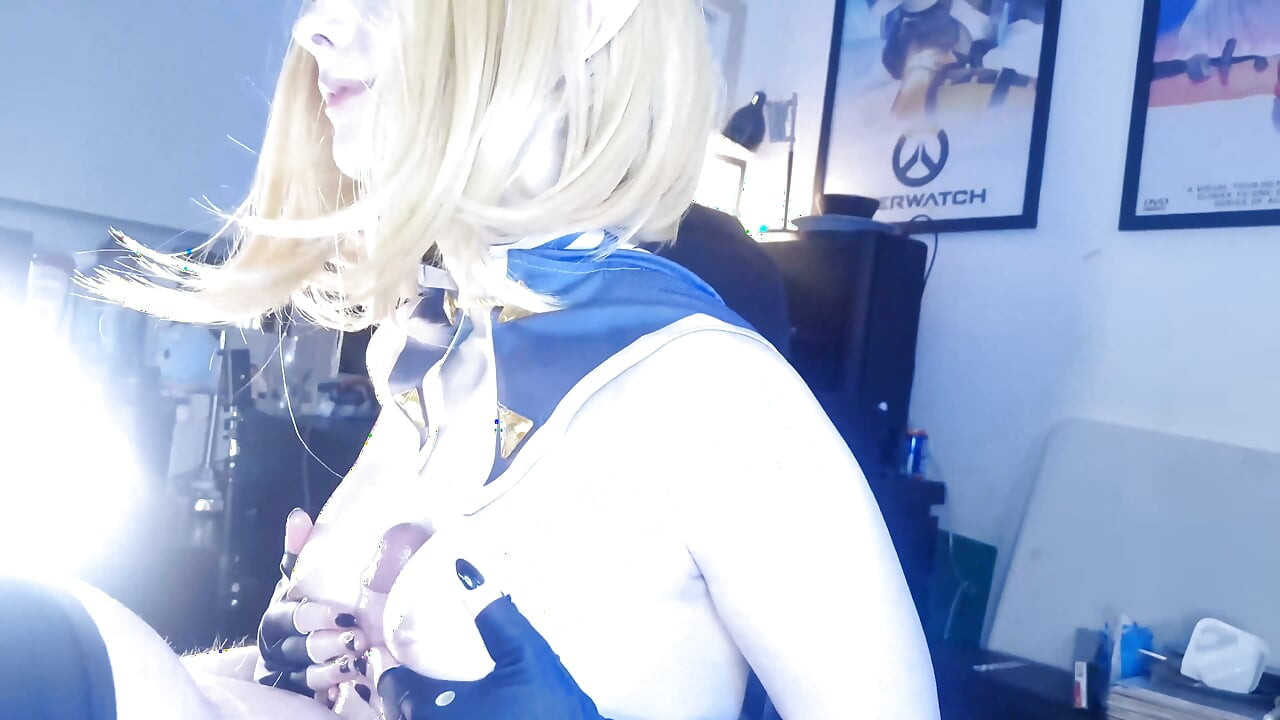 Zelda Lets Link Use Her Body Anyway He Wants