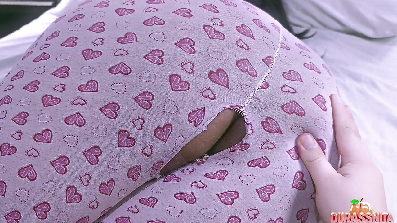 ฉันไม่มีลูกพี่ลูกน้องชายชุดนอนอีกคน ทําไมเธอถึงเย็ดฉัน อย่าเข้ามาข้างใน!