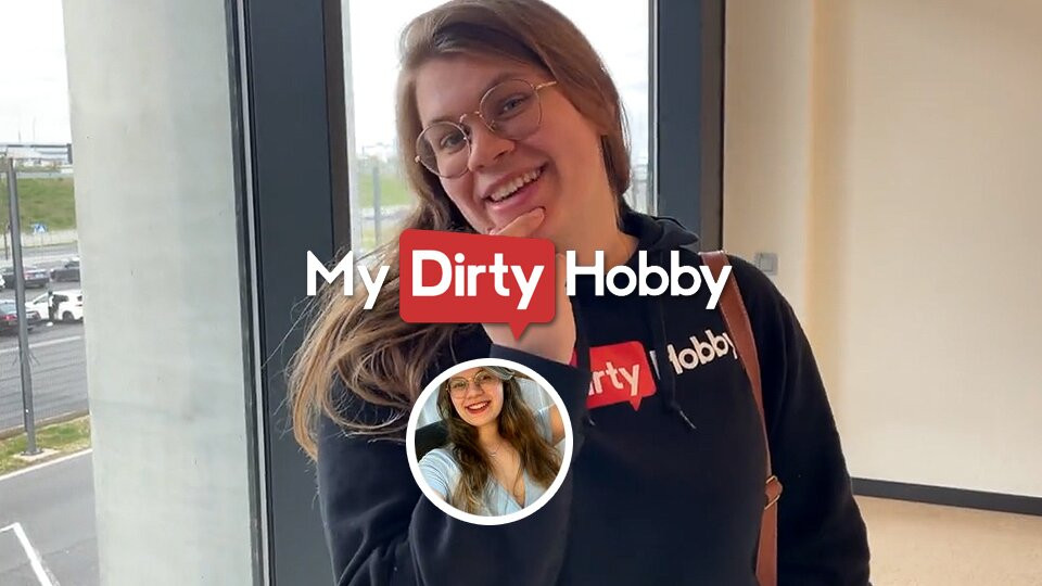 Mydirtyhobby - gagică tocilară se fute și are parte de ejaculare în public