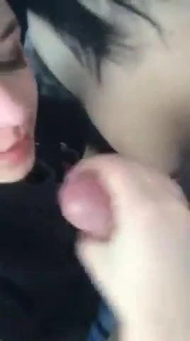 Date gets A Messy Facial In The Car