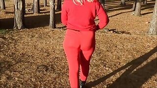 Dicke hintern in roten leggings