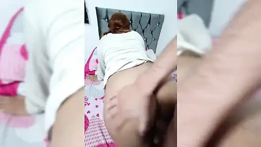 Aku melakukan ini hanya ketika suamiku pergi ke Tentara Venezuela lagi, dia mendapat masalah dengan Sahabatnya.