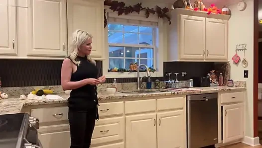 Tatiana si tante seksi diikat dan dientot habis-habisan sama kontol besar