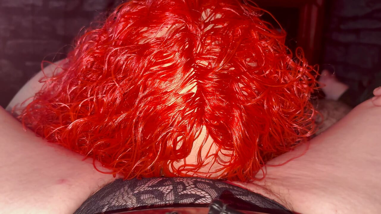 Parte 1:- Marie viene portata nella stanza del vampiro per soddisfare i suoi proprietari!