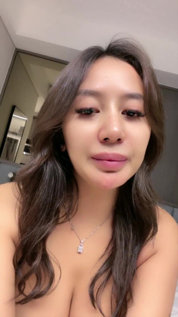 Hot pussy right here waiting for some black dick indo | Clip 3