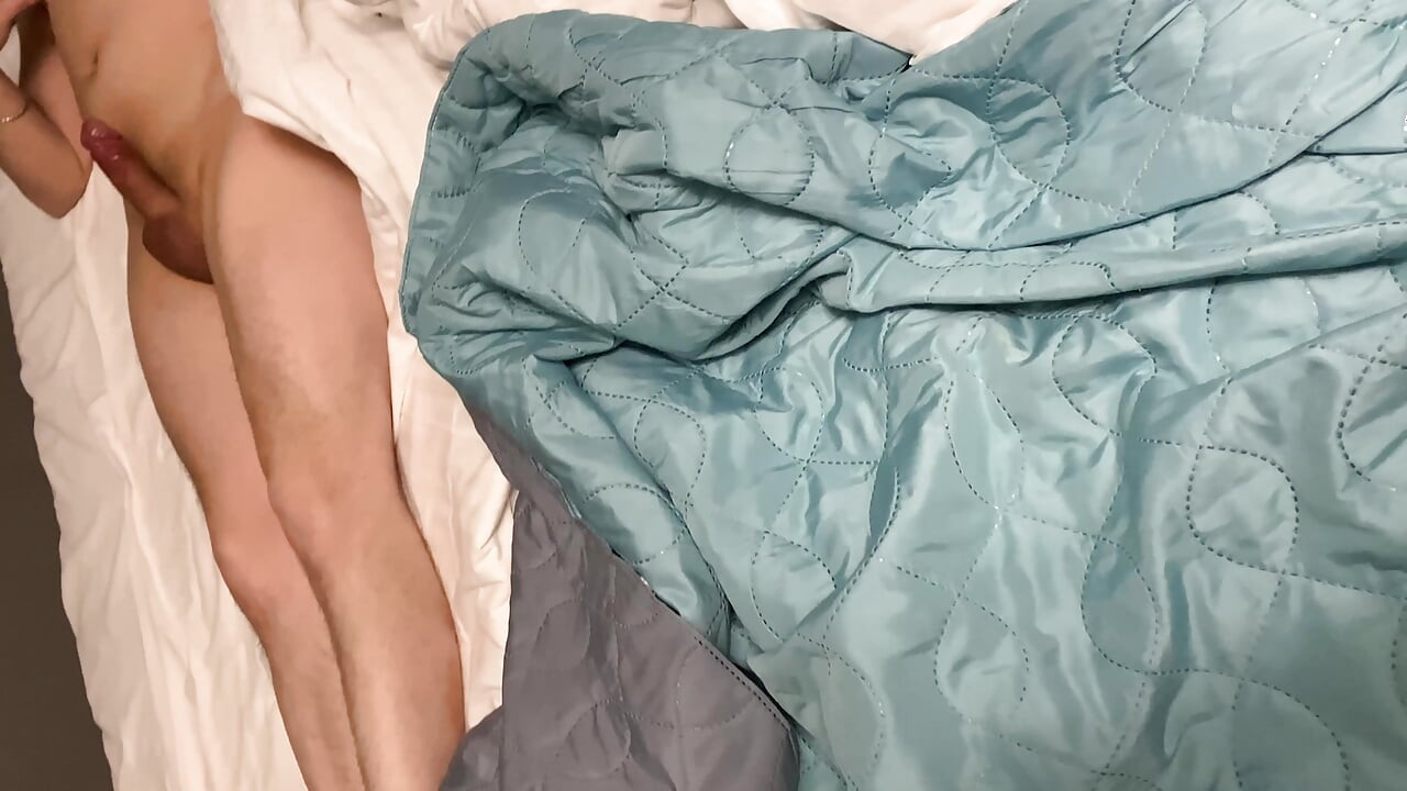 A butt plug in my ass and a dick with a vibrator in my pussy, I'm an insatiable mommy