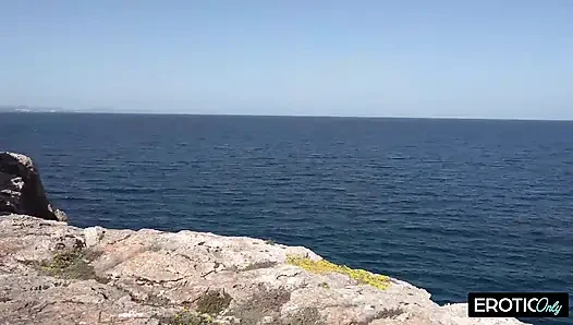 Spontaner Fick Am Strassenrand Hungrige MILF Gibt Alles