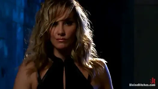 Majikan ashley lagi asik mandi lidah sampai lubangnya menganga lebar! Pov