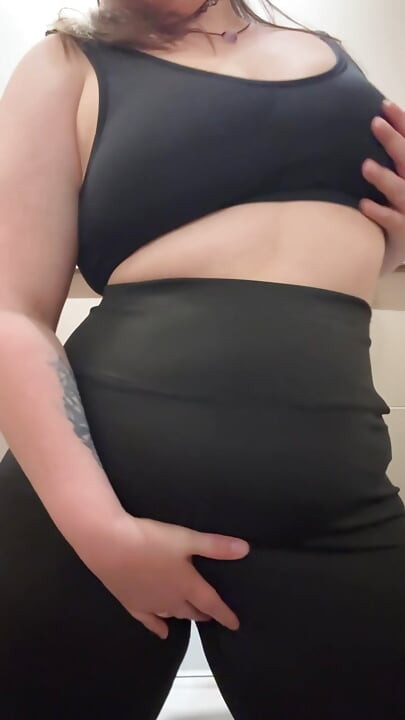 흑인 대물 자지에게 따먹히는 거유 밀프