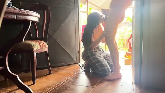 Beni Evde Üvey Kuzenimle Zar Zor Yalnız Bırakıyorlar, Her Şeyi Yiyorum.