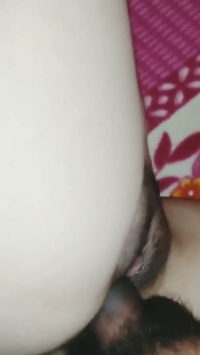 Indian desi village girlfriend first time meet for sex, Indian desi girlfriend first time sex, Desi girlfriend xxx videos | Clip 1