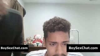 Guy sucking cock in webcam