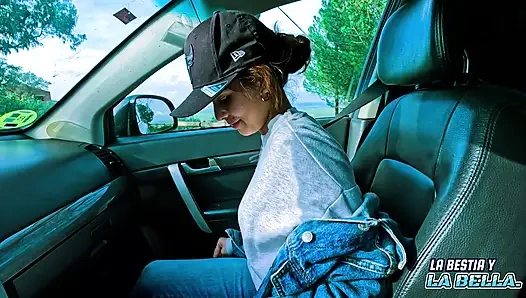 Orang asing membawaku ke rumahku dengan imbalan nyepong kontol dan ngentot aku habis-habisan.