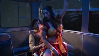 Sexy Indian Kavita Bhabhi Ke Saath Bus Me Chudai