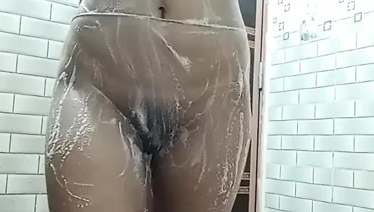 Video seks gadis india lagi mandi sambil pamer memek aduhainya desi xxx