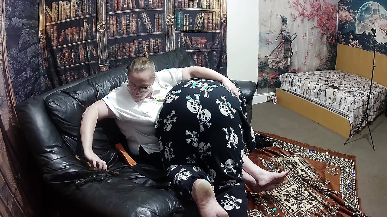 Partie 1 : Domina Satana et Joséphine adorent les pieds