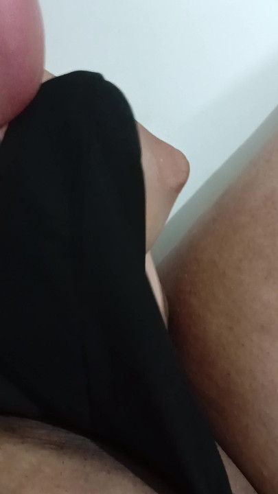 Hvad er der under min sorte g-streng?