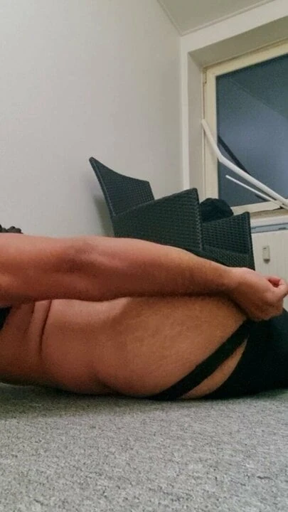 Hot Big Brownie Onion Ass Boy showing on cam