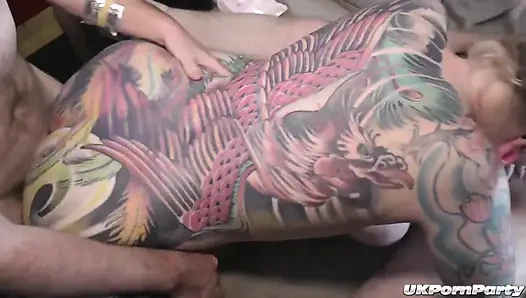 Anal, halloween, gangbang-fick-party mit vier lustvoller schlampen cam2