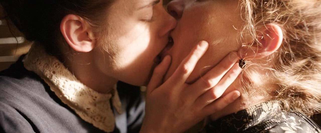 Kristen Stewart & Chloe Sevigny Lesbo Sex - ScandalPlanetCom