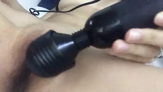 Мастурбирую с моей новой игрушкой Hitachi