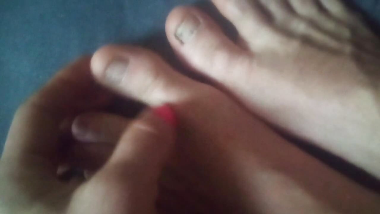 Playing with My Cute Barefeet and My Clit (no Audio)