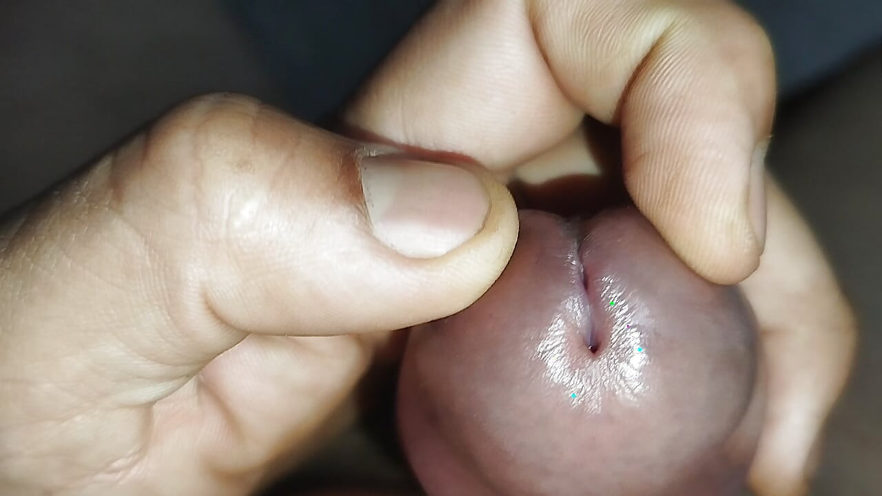Een gebonden penis tonen