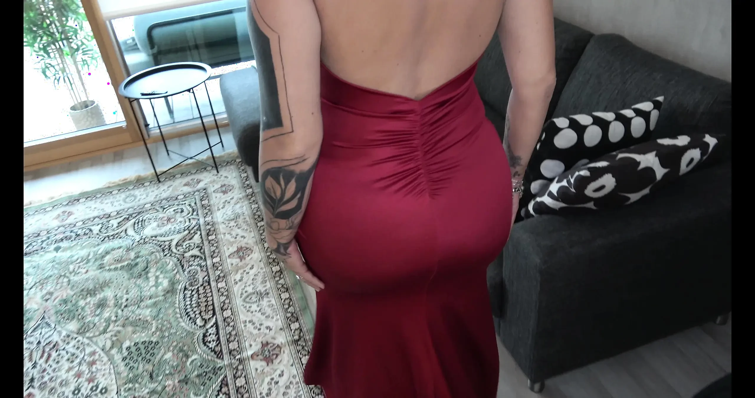Married Arab Real Estate Agent In Hijab Fucked By Her Muslim Client