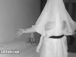 Il fantasma ha catturato la telecamera molto spaventosa