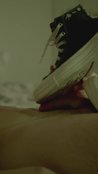 PREVIEW : Cum on Girlfriend's converse platform sneaker