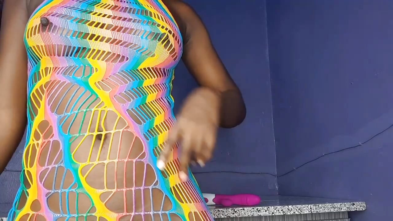 Mă joc cu miniona mea negresă punani