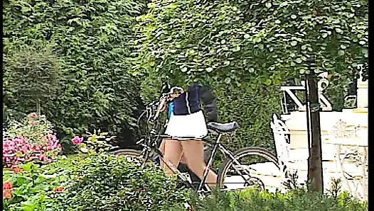 Büyük Memeli Sarışın Hemşire Köpük Banyosunda Buharlı Sakso Çekiyor... Baştan Çıkarmalara Karşı Koyamıyorum!