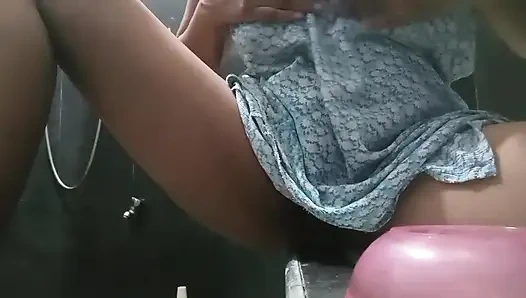 Schönes selbstgedrehtes solo-video, natürliches echtes gefühl, privater stil, weiche stimmung, volle körper vertrauen unabhängig solo