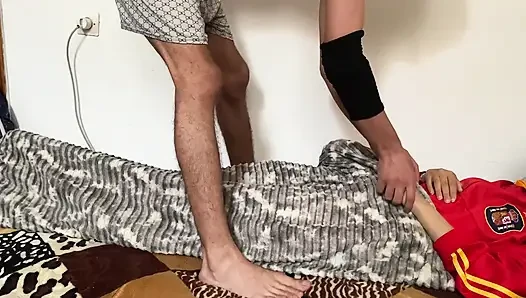 Сводную Сестру Массажист Трахнул Ее Большой Сводный Брат, Секс-видео В Домашнем Видео С Кримпаем