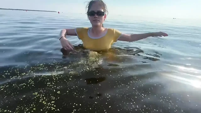 Wow! Met my younger stepsister at the beach, teased in the cabin and ended up having rough sex at home