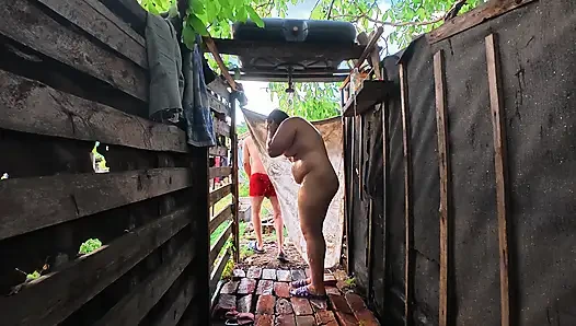 Voyeur-dusch-sex - meine stiefschwein unter der dusche erwischt