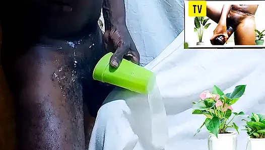 Bagaimana aku bercinta dan menikmati momen seksual dengan kondom yang penuh dengan air dan orgasme sambil menonton masturbasi panas basah!