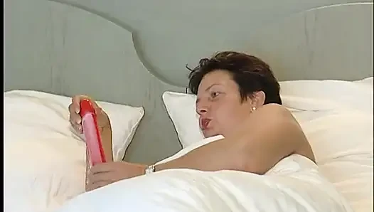 Dicke reife masturbiert im motel