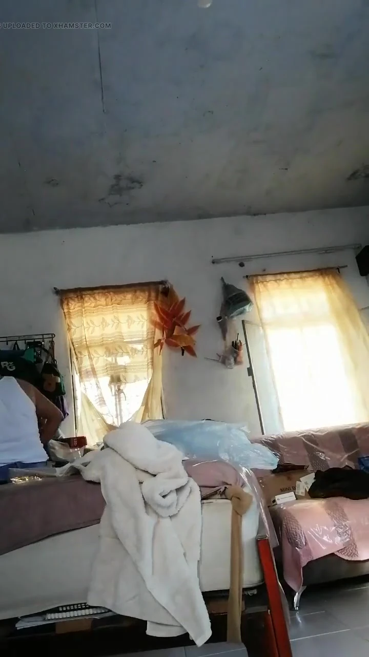 Kendimi yardım eliyle teselli ediyorum