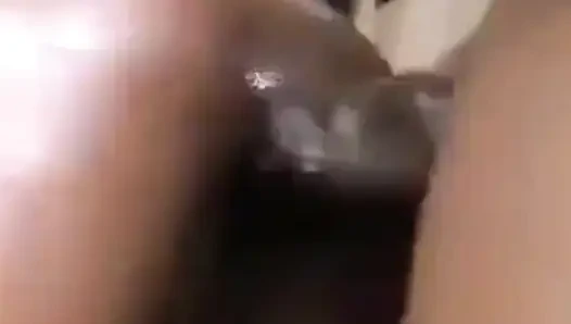 Saat kamu meninggalkan dia sendirian di rumah dengan pacar barumu 2